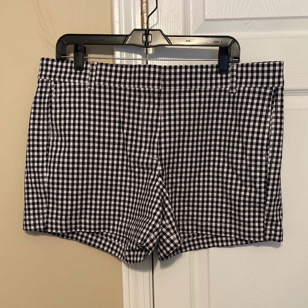 JCrew 4” stretch chino shorts in yard-dyed cotton